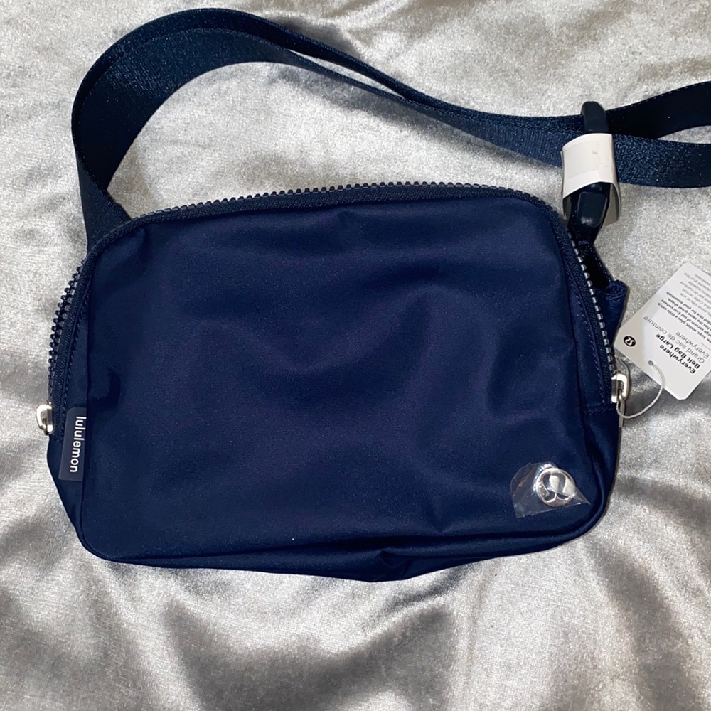 NEW LULULEMON EVERYWHERE BELT BAG